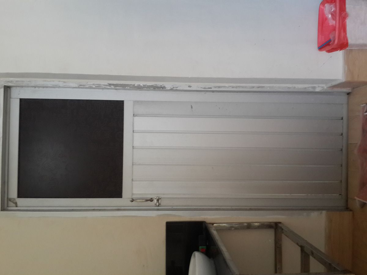 Pintu WC Aluminium - Dokumentasi Proyek
